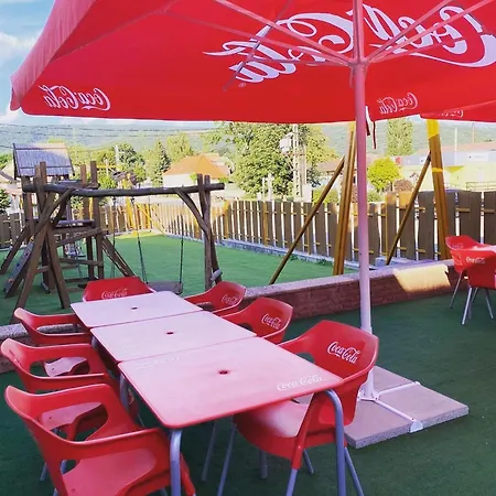 Kemences Fogado 住宿加早餐酒店